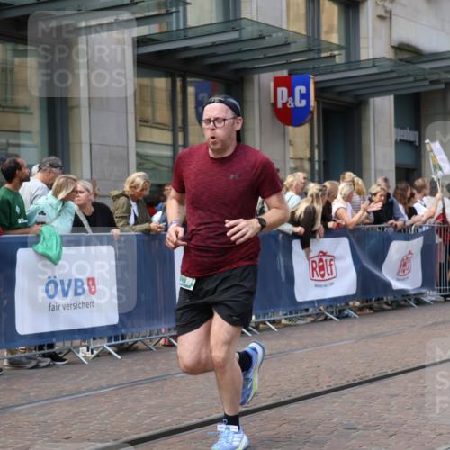 13.09.2026 - 21. swb-Marathon Bremen Strokosch-Dieckow http://msf.ph/oto/10431491 13.09.2026 13:11:20 Ziel 382, 4651, 5585, 6059, 6668, 7109, 8982, 8996, 13055, 335, 697, 1349, 2087, 3440, 3448, 3484, 3647, 3899, 4429, 5079, 6274, 6471, 6657, 8183, 8474, 9291, 9410, 9618, 9762 meine-sportfotos.de