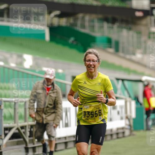 13.09.2026 - 21. swb-Marathon Bremen Michael Burmester http://msf.ph/oto/10431511 13.09.2026 10:22:47 Laufen im Stadion 10244, 10302, 10441, 10575, 10782, 10926, 11083, 11127, 11198, 11227, 11338, 11454, 11619, 11713, 11721, 11738, 11854, 11916, 11944, 12003, 12053, 12209, 12339, 12370, 12395, 12404, 12456, 12520, 12538, 13507, 13513, 13519, 13535, 13539, 13551, 13553, 13556, 13559, 13563, 13568, 13584, 13587, 13606, 13608, 13616, 13636, 13641, 13642, 10366, 10475, 11481, 11652, 13530, 13533, 13534, 13536, 13541, 13543, 13564 meine-sportfotos.de