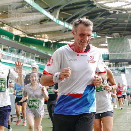 13.09.2026 - 21. swb-Marathon Bremen Michael Burmester http://msf.ph/oto/10431521 13.09.2026 13:28:57 Laufen im Stadion 111, 171, 220, 357, 422, 476, 478, 597, 685, 726, 729, 754, 829, 888, 925, 986, 1079, 1217, 1220, 1270, 1298, 1325, 1384, 1496, 1615, 1741, 1777, 1958, 1984, 2236, 2238, 2326, 2365, 2436, 2472, 2502, 2546, 2574, 2593, 2740, 2743, 2830, 2862, 2868, 2876, 2924, 2991, 3020, 3053, 3061, 3129, 3154, 3219, 3238, 3274, 3321, 3361, 3563, 3589, 3594, 3595, 3605, 3678, 3694, 3755, 3758, 3798, 3826, 3853, 3885, 3898, 3953, 3965, 3971, 3987, 4011, 4108, 4238, 4457, 4660 meine-sportfotos.de
