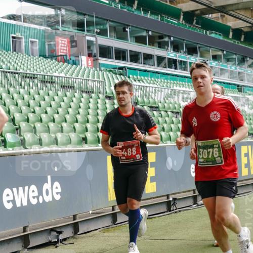 13.09.2026 - 21. swb-Marathon Bremen Michael Burmester http://msf.ph/oto/10431526 13.09.2026 13:04:18 Laufen im Stadion 178, 209, 210, 488, 534, 565, 596, 725, 762, 881, 940, 1014, 1239, 1307, 1343, 1373, 1456, 1458, 1460, 1479, 1611, 1627, 1649, 1653, 1656, 1687, 1771, 1780, 1914, 1932, 1941, 2023, 2126, 2223, 2369, 2430, 2434, 2452, 2513, 2625, 2723, 2851, 2867, 2872, 2891, 2900, 2910, 2919, 2934, 2957, 2959, 2977, 3028, 3135, 3217, 3320, 3343, 3360, 3402, 3419, 3425, 3454, 3460, 3510, 3521, 3579, 3597, 3618, 3796, 3846, 3859, 3909, 3938, 3970, 4077, 242 meine-sportfotos.de