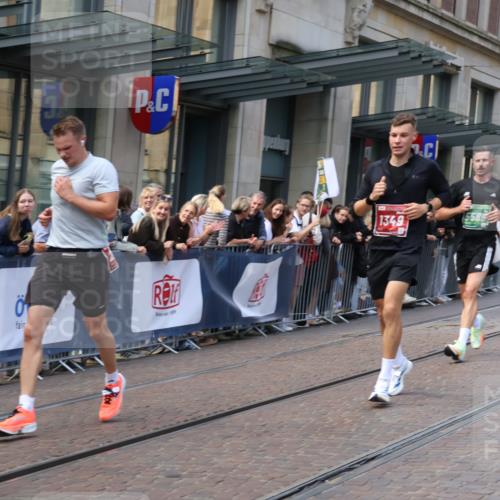 13.09.2026 - 21. swb-Marathon Bremen Strokosch-Dieckow http://msf.ph/oto/10431552 13.09.2026 13:11:24 Ziel 382, 826, 4368, 4651, 5521, 5585, 6059, 6668, 7109, 8982, 8996, 9398, 13055, 335, 382, 1349, 2087, 3440, 3448, 3484, 3647, 3899, 4429, 6274, 8183, 8474, 9291, 9410, 9618, 9762 meine-sportfotos.de