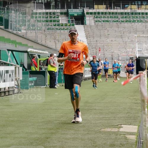 13.09.2026 - 21. swb-Marathon Bremen Michael Burmester http://msf.ph/oto/10431557 13.09.2026 12:27:38 Laufen im Stadion 103, 206, 238, 322, 358, 420, 553, 574, 841, 875, 1161, 1253, 1256, 1352, 1391, 1525, 1724, 1783, 1917, 2032, 3662, 4264, 149, 289, 798, 1313, 1483, 1490, 1544, 1567 meine-sportfotos.de