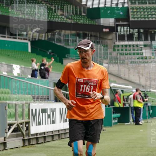 13.09.2026 - 21. swb-Marathon Bremen Michael Burmester http://msf.ph/oto/10431571 13.09.2026 12:27:40 Laufen im Stadion 103, 206, 238, 322, 358, 420, 553, 574, 841, 875, 1161, 1253, 1256, 1352, 1391, 1525, 1724, 1783, 1917, 2032, 3662, 4264, 149, 289, 798, 1313, 1483, 1490, 1544, 1567 meine-sportfotos.de