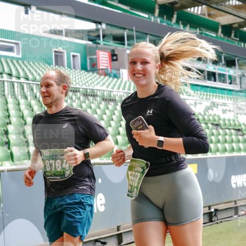 13.09.2026 - 21. swb-Marathon Bremen Michael Burmester http://msf.ph/oto/10431588 13.09.2026 13:04:19 Laufen im Stadion 178, 209, 210, 488, 534, 565, 596, 725, 762, 881, 940, 1014, 1239, 1307, 1343, 1373, 1456, 1458, 1460, 1479, 1611, 1627, 1649, 1653, 1656, 1687, 1771, 1780, 1914, 1932, 1941, 2023, 2126, 2223, 2369, 2430, 2434, 2452, 2513, 2625, 2723, 2851, 2867, 2872, 2891, 2900, 2910, 2919, 2934, 2957, 2959, 2977, 3028, 3135, 3217, 3320, 3343, 3360, 3402, 3419, 3425, 3454, 3460, 3510, 3521, 3579, 3597, 3618, 3796, 3846, 3859, 3909, 3970, 4077, 242 meine-sportfotos.de