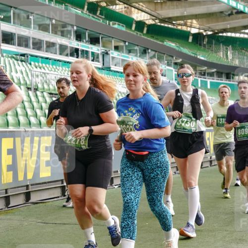 13.09.2026 - 21. swb-Marathon Bremen Michael Burmester http://msf.ph/oto/10431619 13.09.2026 13:29:02 Laufen im Stadion 111, 171, 220, 422, 476, 478, 685, 726, 729, 754, 829, 888, 925, 986, 1079, 1217, 1220, 1242, 1270, 1298, 1325, 1384, 1496, 1615, 1741, 1777, 1886, 1958, 1984, 2236, 2238, 2326, 2365, 2436, 2472, 2502, 2546, 2574, 2593, 2740, 2743, 2830, 2862, 2868, 2924, 2991, 3020, 3053, 3061, 3129, 3154, 3238, 3274, 3286, 3321, 3361, 3563, 3589, 3594, 3595, 3605, 3678, 3694, 3755, 3758, 3798, 3826, 3853, 3885, 3898, 3953, 3965, 3971, 3987, 4011, 4108, 4238, 4457, 4660 meine-sportfotos.de