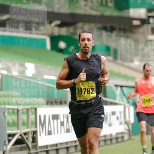 13.09.2026 - 21. swb-Marathon Bremen Michael Burmester http://msf.ph/oto/10431661 13.09.2026 10:23:00 Laufen im Stadion 10235, 10302, 10341, 10441, 10575, 10592, 10782, 10926, 11083, 11127, 11198, 11227, 11338, 11426, 11454, 11619, 11713, 11721, 11738, 11854, 11916, 11944, 12003, 12053, 12144, 12209, 12339, 12370, 12395, 12404, 12520, 12538, 13507, 13513, 13519, 13535, 13539, 13551, 13553, 13556, 13559, 13563, 13584, 13587, 13608, 13616, 13636, 13641, 13642, 10366, 10475, 11481, 11652, 13530, 13533, 13534, 13536, 13541, 13564 meine-sportfotos.de
