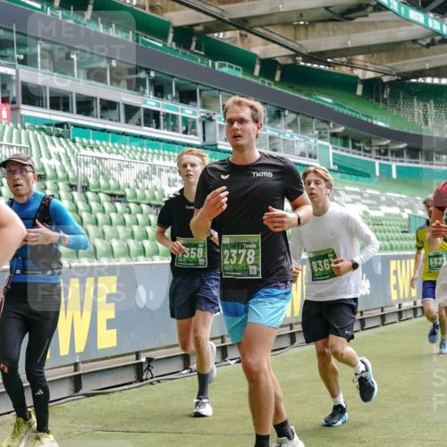 13.09.2026 - 21. swb-Marathon Bremen Michael Burmester http://msf.ph/oto/10431666 13.09.2026 13:04:21 Laufen im Stadion 178, 209, 210, 488, 534, 565, 596, 725, 762, 881, 940, 1014, 1239, 1307, 1343, 1373, 1456, 1458, 1460, 1479, 1611, 1627, 1649, 1653, 1656, 1687, 1771, 1780, 1914, 1932, 1941, 2023, 2089, 2126, 2223, 2369, 2430, 2434, 2452, 2513, 2625, 2723, 2851, 2867, 2872, 2891, 2910, 2919, 2934, 2957, 2959, 2977, 3028, 3135, 3217, 3320, 3343, 3360, 3402, 3419, 3425, 3454, 3460, 3510, 3521, 3579, 3597, 3618, 3796, 3846, 3859, 3909, 3970, 4077, 242 meine-sportfotos.de