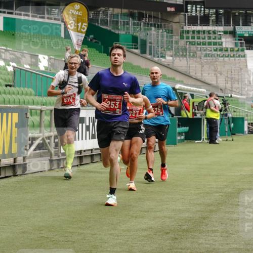 13.09.2026 - 21. swb-Marathon Bremen Michael Burmester http://msf.ph/oto/10431670 13.09.2026 12:27:55 Laufen im Stadion 103, 238, 322, 358, 420, 553, 574, 649, 841, 1161, 1253, 1256, 1352, 1391, 1428, 1525, 1724, 1783, 1917, 2032, 3662, 4264, 149, 289, 798, 814, 1313, 1483, 1490, 1544, 1567 meine-sportfotos.de
