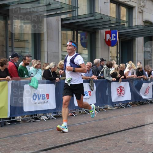 13.09.2026 - 21. swb-Marathon Bremen Strokosch-Dieckow http://msf.ph/oto/10431688 13.09.2026 13:11:28 Ziel 826, 863, 4368, 4651, 4698, 5521, 5585, 5893, 6059, 6668, 8982, 8996, 9398, 13055, 382, 1349, 2087, 3440, 3448, 3484, 3899, 4429, 6274, 7109, 8474, 8982, 9291, 9618, 9762 meine-sportfotos.de