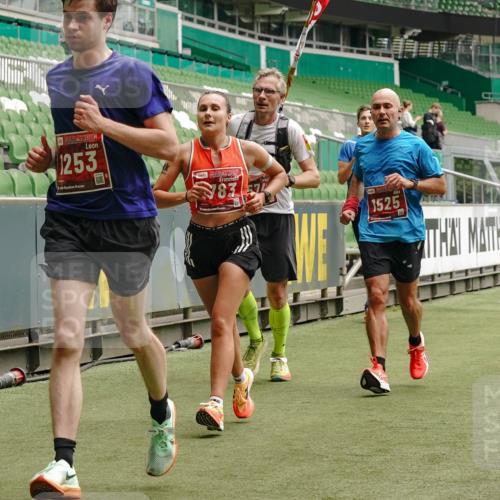 13.09.2026 - 21. swb-Marathon Bremen Michael Burmester http://msf.ph/oto/10431717 13.09.2026 12:27:58 Laufen im Stadion 103, 238, 322, 358, 420, 553, 574, 649, 841, 1161, 1253, 1256, 1352, 1391, 1428, 1525, 1724, 1783, 1917, 2032, 3662, 4264, 149, 289, 798, 814, 1313, 1483, 1490, 1544, 1567 meine-sportfotos.de