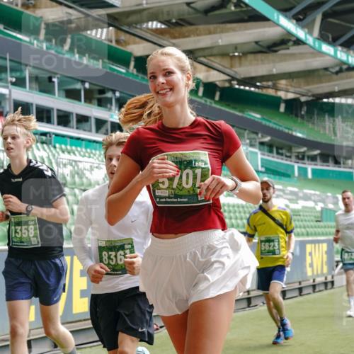 13.09.2026 - 21. swb-Marathon Bremen Michael Burmester http://msf.ph/oto/10431725 13.09.2026 13:04:22 Laufen im Stadion 178, 209, 210, 488, 534, 565, 596, 725, 762, 881, 940, 1014, 1239, 1307, 1343, 1373, 1456, 1458, 1460, 1479, 1611, 1627, 1649, 1653, 1656, 1687, 1771, 1780, 1914, 1932, 1941, 2023, 2089, 2126, 2223, 2369, 2430, 2434, 2452, 2513, 2602, 2625, 2723, 2851, 2867, 2872, 2891, 2910, 2919, 2934, 2957, 2959, 2977, 3028, 3135, 3217, 3320, 3343, 3360, 3402, 3419, 3425, 3454, 3460, 3510, 3521, 3579, 3597, 3618, 3796, 3846, 3859, 3909, 3970, 4077, 242 meine-sportfotos.de