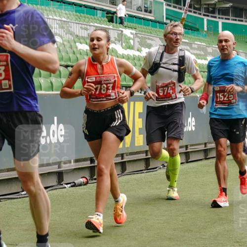 13.09.2026 - 21. swb-Marathon Bremen Michael Burmester http://msf.ph/oto/10431734 13.09.2026 12:27:58 Laufen im Stadion 103, 238, 322, 358, 420, 553, 574, 649, 841, 1161, 1253, 1256, 1352, 1391, 1428, 1525, 1724, 1783, 1917, 2032, 3662, 4264, 149, 289, 798, 814, 1313, 1483, 1490, 1544, 1567 meine-sportfotos.de