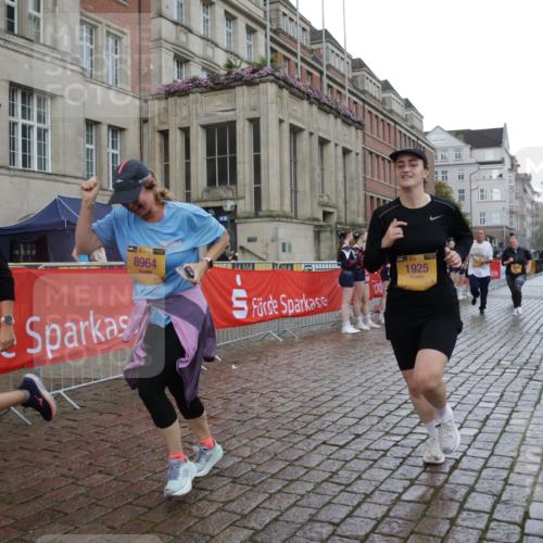 13.09.2026 - Kiel Lauf Yannick Fuchs http://msf.ph/oto/10431736 13.09.2026 11:17:21 Ziel 7400, 9570, 608, 1925, 2050, 3995, 6977, 7800, 7880, 8630, 8964, 9428, 12226, 12370, 7720, 1925, 6977, 8964, 10554, 11584, 11926 meine-sportfotos.de
