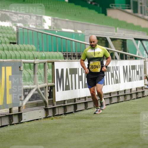 13.09.2026 - 21. swb-Marathon Bremen Michael Burmester http://msf.ph/oto/10431758 13.09.2026 10:23:05 Laufen im Stadion 10235, 10302, 10341, 10441, 10520, 10575, 10592, 10782, 10926, 11083, 11127, 11198, 11227, 11338, 11373, 11426, 11454, 11619, 11713, 11721, 11738, 11854, 11903, 11916, 11944, 12003, 12053, 12144, 12209, 12339, 12370, 12395, 12404, 12538, 13507, 13513, 13519, 13535, 13539, 13551, 13553, 13556, 13559, 13563, 13566, 13584, 13587, 13616, 13636, 13641, 13642, 10366, 10475, 11481, 11652, 13530, 13533, 13534, 13536, 13541, 13564 meine-sportfotos.de