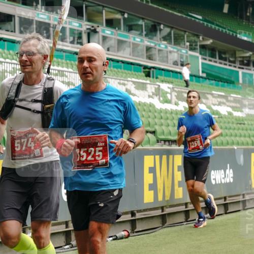 13.09.2026 - 21. swb-Marathon Bremen Michael Burmester http://msf.ph/oto/10431764 13.09.2026 12:28:00 Laufen im Stadion 103, 238, 358, 420, 553, 574, 649, 959, 1161, 1253, 1256, 1352, 1391, 1428, 1525, 1724, 1783, 1917, 2032, 3662, 4264, 149, 289, 798, 814, 1313, 1483, 1490, 1544, 1567 meine-sportfotos.de