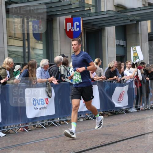13.09.2026 - 21. swb-Marathon Bremen Strokosch-Dieckow http://msf.ph/oto/10431771 13.09.2026 13:11:32 Ziel 493, 826, 863, 2444, 3336, 4368, 4651, 4698, 5521, 5585, 5893, 6059, 6668, 8996, 9398, 13055, 382, 1349, 2087, 3440, 3899, 6274, 7109, 8474, 8982, 9291, 9618, 9762 meine-sportfotos.de