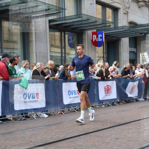 13.09.2026 - 21. swb-Marathon Bremen Strokosch-Dieckow http://msf.ph/oto/10431783 13.09.2026 13:11:32 Ziel 493, 826, 863, 2444, 3336, 4368, 4651, 4698, 5521, 5585, 5893, 6059, 6668, 8996, 9398, 13055, 382, 1349, 2087, 3440, 3899, 6274, 7109, 8474, 8982, 9291, 9618, 9762 meine-sportfotos.de