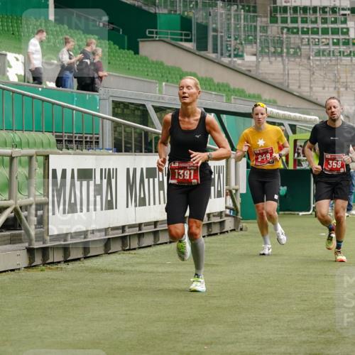 13.09.2026 - 21. swb-Marathon Bremen Michael Burmester http://msf.ph/oto/10431831 13.09.2026 12:28:07 Laufen im Stadion 103, 238, 358, 420, 553, 574, 649, 719, 959, 1161, 1253, 1256, 1352, 1391, 1428, 1525, 1724, 1783, 1917, 2032, 3662, 4264, 149, 289, 798, 814, 1313, 1483, 1490, 1544 meine-sportfotos.de