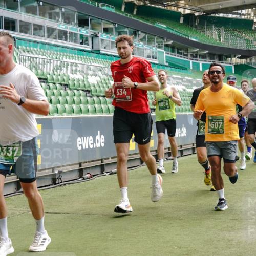 13.09.2026 - 21. swb-Marathon Bremen Michael Burmester http://msf.ph/oto/10431844 13.09.2026 13:04:26 Laufen im Stadion 178, 209, 210, 488, 534, 536, 565, 596, 725, 762, 881, 940, 1014, 1239, 1307, 1343, 1373, 1456, 1458, 1479, 1611, 1627, 1649, 1653, 1656, 1687, 1771, 1780, 1914, 1932, 1941, 2023, 2089, 2126, 2223, 2369, 2430, 2434, 2452, 2513, 2602, 2625, 2723, 2742, 2851, 2867, 2872, 2891, 2910, 2919, 2934, 2957, 2959, 2977, 3028, 3135, 3217, 3320, 3343, 3360, 3402, 3419, 3425, 3454, 3460, 3510, 3521, 3579, 3597, 3618, 3796, 3846, 3859, 3909, 4077, 242 meine-sportfotos.de