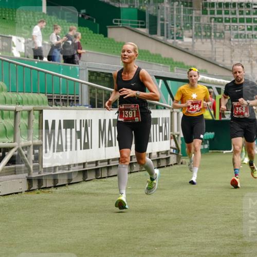 13.09.2026 - 21. swb-Marathon Bremen Michael Burmester http://msf.ph/oto/10431849 13.09.2026 12:28:08 Laufen im Stadion 103, 238, 358, 420, 553, 574, 649, 719, 959, 1161, 1253, 1256, 1352, 1391, 1428, 1525, 1724, 1783, 1917, 2032, 3662, 4264, 149, 289, 798, 814, 1313, 1483, 1490, 1544 meine-sportfotos.de