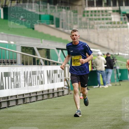 13.09.2026 - 21. swb-Marathon Bremen Michael Burmester http://msf.ph/oto/10431860 13.09.2026 10:23:13 Laufen im Stadion 10235, 10302, 10341, 10441, 10520, 10575, 10592, 10782, 10926, 11042, 11083, 11127, 11198, 11227, 11338, 11373, 11426, 11454, 11619, 11628, 11713, 11721, 11738, 11854, 11903, 11944, 12003, 12053, 12144, 12209, 12339, 12370, 12395, 12404, 12538, 13507, 13513, 13519, 13535, 13539, 13551, 13553, 13556, 13559, 13563, 13566, 13580, 13584, 13587, 13616, 13636, 13641, 13642, 10366, 10475, 11481, 11652, 13530, 13534, 13541, 13564 meine-sportfotos.de