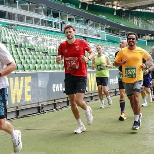 13.09.2026 - 21. swb-Marathon Bremen Michael Burmester http://msf.ph/oto/10431867 13.09.2026 13:04:26 Laufen im Stadion 178, 209, 210, 488, 534, 536, 565, 596, 725, 762, 881, 940, 1014, 1239, 1307, 1343, 1373, 1456, 1458, 1479, 1611, 1627, 1649, 1653, 1656, 1687, 1771, 1780, 1914, 1932, 1941, 2023, 2089, 2126, 2223, 2369, 2430, 2434, 2452, 2513, 2602, 2625, 2723, 2742, 2851, 2867, 2872, 2891, 2910, 2919, 2934, 2957, 2959, 2977, 3028, 3135, 3217, 3320, 3343, 3360, 3402, 3419, 3425, 3454, 3460, 3510, 3521, 3579, 3597, 3618, 3796, 3846, 3859, 3909, 4077, 242 meine-sportfotos.de