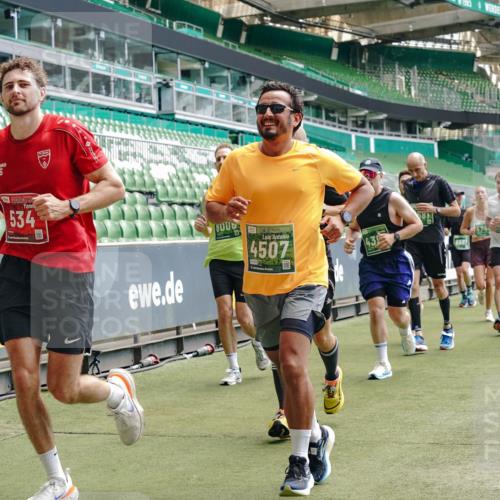 13.09.2026 - 21. swb-Marathon Bremen Michael Burmester http://msf.ph/oto/10431878 13.09.2026 13:04:26 Laufen im Stadion 178, 209, 210, 488, 534, 536, 565, 596, 725, 762, 881, 940, 1014, 1239, 1307, 1343, 1373, 1456, 1458, 1479, 1611, 1627, 1649, 1653, 1656, 1687, 1771, 1780, 1914, 1932, 1941, 2023, 2089, 2126, 2223, 2369, 2430, 2434, 2452, 2513, 2602, 2625, 2723, 2742, 2851, 2867, 2872, 2891, 2910, 2919, 2934, 2957, 2959, 2977, 3028, 3135, 3217, 3320, 3343, 3360, 3402, 3419, 3425, 3454, 3460, 3510, 3521, 3579, 3597, 3618, 3796, 3846, 3859, 3909, 4077, 242 meine-sportfotos.de