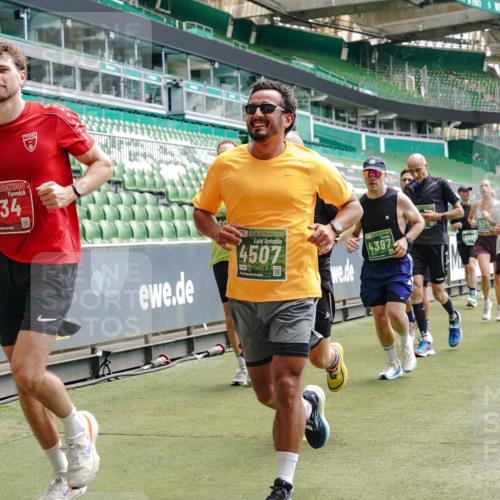 13.09.2026 - 21. swb-Marathon Bremen Michael Burmester http://msf.ph/oto/10431891 13.09.2026 13:04:27 Laufen im Stadion 178, 209, 210, 488, 534, 536, 565, 596, 725, 762, 881, 940, 1014, 1239, 1307, 1343, 1373, 1456, 1458, 1479, 1627, 1649, 1653, 1656, 1687, 1771, 1780, 1914, 1932, 1941, 2023, 2089, 2126, 2223, 2369, 2430, 2434, 2452, 2513, 2602, 2625, 2723, 2742, 2764, 2851, 2867, 2872, 2891, 2910, 2919, 2934, 2957, 2959, 2977, 2985, 3028, 3135, 3217, 3320, 3343, 3360, 3402, 3419, 3425, 3454, 3460, 3510, 3521, 3579, 3597, 3618, 3796, 3846, 3859, 3909, 4077, 242 meine-sportfotos.de