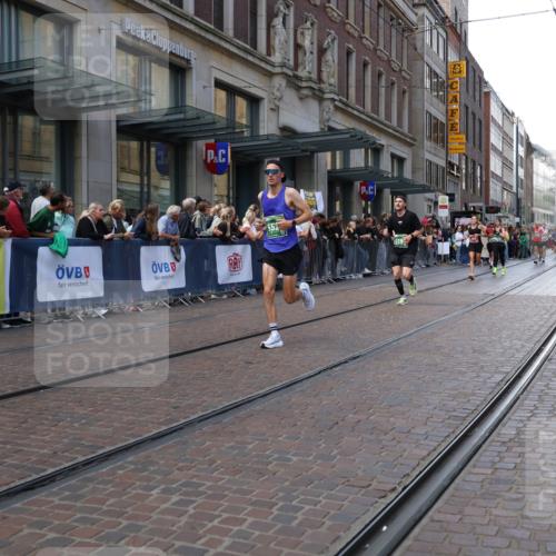 13.09.2026 - 21. swb-Marathon Bremen Strokosch-Dieckow http://msf.ph/oto/10431935 13.09.2026 13:11:40 Ziel 493, 826, 863, 2444, 2447, 2820, 3336, 3703, 4283, 4368, 4651, 4698, 5521, 5893, 5940, 6668, 6739, 7621, 8996, 9398, 13055, 382, 3899, 5585, 6059, 6274, 7109, 8982, 9291, 13055 meine-sportfotos.de
