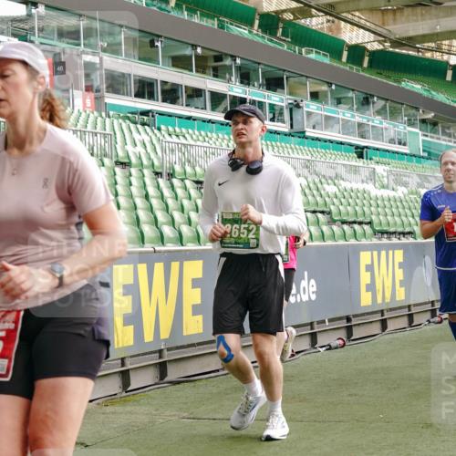 13.09.2026 - 21. swb-Marathon Bremen Michael Burmester http://msf.ph/oto/10431954 13.09.2026 13:29:16 Laufen im Stadion 111, 171, 220, 422, 476, 478, 685, 729, 754, 767, 829, 925, 986, 1079, 1217, 1220, 1242, 1270, 1298, 1325, 1384, 1496, 1615, 1633, 1634, 1741, 1777, 1886, 1958, 2238, 2263, 2326, 2365, 2436, 2449, 2472, 2502, 2546, 2574, 2593, 2738, 2740, 2743, 2830, 2862, 2868, 2924, 2991, 3020, 3053, 3061, 3129, 3154, 3238, 3274, 3286, 3321, 3361, 3563, 3589, 3594, 3595, 3605, 3678, 3694, 3755, 3758, 3798, 3826, 3853, 3898, 3929, 3953, 3965, 3971, 3987, 4011, 4056, 4108, 4238 meine-sportfotos.de
