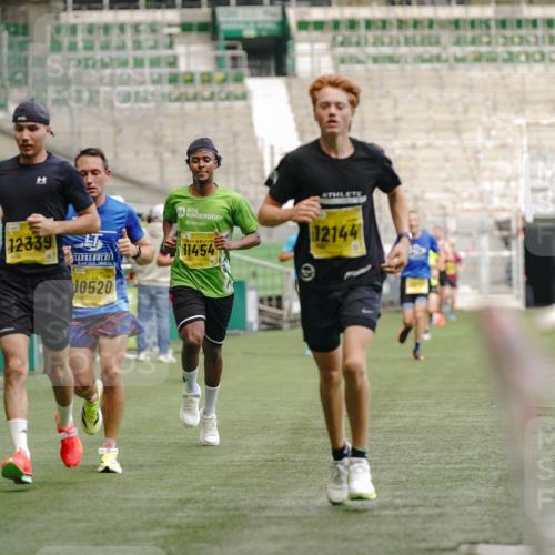 13.09.2026 - 21. swb-Marathon Bremen Michael Burmester http://msf.ph/oto/10431970 13.09.2026 10:23:22 Laufen im Stadion 10235, 10302, 10341, 10441, 10520, 10575, 10592, 10618, 10782, 10926, 11042, 11127, 11198, 11201, 11227, 11338, 11373, 11426, 11454, 11619, 11628, 11713, 11721, 11738, 11854, 11903, 11944, 12003, 12053, 12144, 12209, 12339, 12370, 12395, 12404, 12468, 12469, 12477, 12538, 13507, 13513, 13519, 13535, 13539, 13553, 13556, 13559, 13563, 13566, 13580, 13584, 13586, 13587, 13616, 13641, 13642, 10366, 10475, 11481, 11652, 13530, 13534, 13541 meine-sportfotos.de