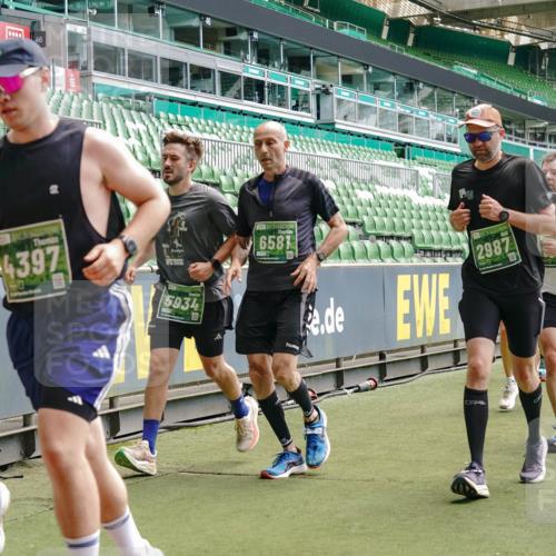 13.09.2026 - 21. swb-Marathon Bremen Michael Burmester http://msf.ph/oto/10431975 13.09.2026 13:04:29 Laufen im Stadion 178, 209, 210, 323, 488, 534, 536, 565, 596, 725, 762, 881, 940, 1014, 1239, 1307, 1343, 1373, 1456, 1458, 1479, 1627, 1649, 1653, 1656, 1687, 1771, 1780, 1914, 1932, 1941, 2023, 2089, 2126, 2223, 2369, 2430, 2434, 2452, 2602, 2625, 2723, 2742, 2764, 2851, 2867, 2872, 2891, 2910, 2919, 2934, 2957, 2959, 2977, 2985, 3028, 3135, 3217, 3320, 3343, 3360, 3402, 3419, 3425, 3454, 3460, 3510, 3521, 3579, 3597, 3618, 3796, 3846, 3859, 3909, 242 meine-sportfotos.de