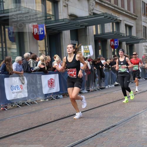 13.09.2026 - 21. swb-Marathon Bremen Strokosch-Dieckow http://msf.ph/oto/10431998 13.09.2026 13:11:43 Ziel 493, 826, 863, 2444, 2447, 2820, 3336, 3703, 4283, 4368, 4698, 5521, 5893, 5940, 6668, 6739, 7621, 9398, 13013, 382, 3899, 4651, 5585, 6059, 7109, 8982, 8996, 13055 meine-sportfotos.de