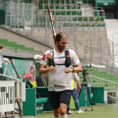 13.09.2026 - 21. swb-Marathon Bremen Michael Burmester http://msf.ph/oto/10431999 13.09.2026 12:28:24 Laufen im Stadion 103, 238, 358, 420, 553, 574, 649, 719, 959, 1161, 1253, 1256, 1352, 1391, 1428, 1525, 1724, 1783, 1917, 2032, 3662, 4264, 149, 289, 447, 814, 968, 1313, 1483, 1490, 1544, 2044 meine-sportfotos.de