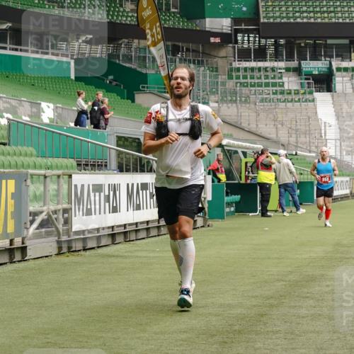 13.09.2026 - 21. swb-Marathon Bremen Michael Burmester http://msf.ph/oto/10432026 13.09.2026 12:28:27 Laufen im Stadion 103, 358, 420, 553, 574, 649, 719, 934, 959, 1161, 1253, 1256, 1352, 1391, 1428, 1525, 1724, 1783, 1917, 2032, 3662, 4264, 149, 289, 447, 814, 968, 1313, 1483, 1490, 1544, 2044 meine-sportfotos.de