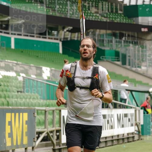 13.09.2026 - 21. swb-Marathon Bremen Michael Burmester http://msf.ph/oto/10432036 13.09.2026 12:28:28 Laufen im Stadion 103, 358, 420, 553, 574, 649, 719, 858, 934, 959, 1161, 1253, 1256, 1352, 1391, 1428, 1525, 1724, 1783, 1917, 2032, 3662, 4264, 149, 289, 447, 814, 968, 1187, 1313, 1483, 1544, 2044 meine-sportfotos.de