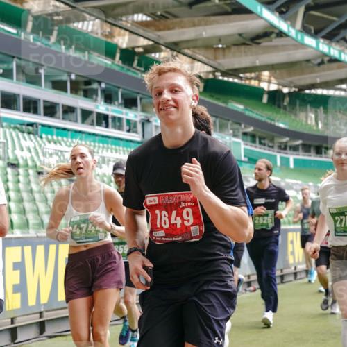 13.09.2026 - 21. swb-Marathon Bremen Michael Burmester http://msf.ph/oto/10432052 13.09.2026 13:04:31 Laufen im Stadion 178, 209, 210, 323, 488, 534, 536, 565, 596, 647, 725, 762, 881, 940, 1014, 1073, 1239, 1307, 1343, 1373, 1456, 1458, 1479, 1627, 1649, 1653, 1656, 1687, 1771, 1780, 1914, 1932, 1941, 2023, 2089, 2126, 2223, 2369, 2430, 2434, 2452, 2602, 2625, 2723, 2742, 2764, 2851, 2867, 2872, 2891, 2910, 2919, 2934, 2957, 2959, 2977, 2985, 3028, 3030, 3135, 3217, 3320, 3343, 3360, 3402, 3419, 3425, 3454, 3460, 3510, 3521, 3579, 3597, 3618, 3796, 3846, 3859, 3909, 242 meine-sportfotos.de