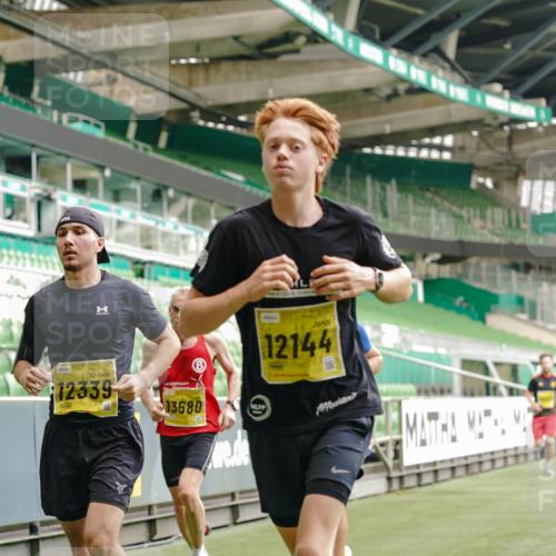 13.09.2026 - 21. swb-Marathon Bremen Michael Burmester http://msf.ph/oto/10432060 13.09.2026 10:23:25 Laufen im Stadion 10235, 10302, 10341, 10441, 10520, 10575, 10592, 10618, 10782, 10926, 11042, 11127, 11143, 11198, 11201, 11227, 11338, 11373, 11426, 11454, 11628, 11713, 11721, 11738, 11779, 11895, 11903, 11944, 12003, 12053, 12144, 12209, 12246, 12339, 12370, 12395, 12404, 12468, 12469, 12477, 12538, 13507, 13513, 13519, 13520, 13535, 13539, 13553, 13556, 13559, 13563, 13566, 13580, 13584, 13586, 13587, 13616, 13641, 13642, 10366, 10475, 11481, 11652, 13530, 13534, 13541 meine-sportfotos.de