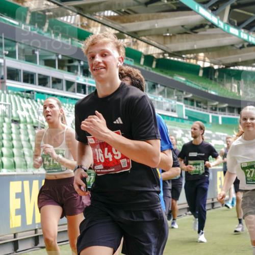 13.09.2026 - 21. swb-Marathon Bremen Michael Burmester http://msf.ph/oto/10432066 13.09.2026 13:04:31 Laufen im Stadion 178, 209, 210, 323, 488, 534, 536, 565, 596, 647, 725, 762, 881, 940, 1014, 1073, 1239, 1307, 1343, 1373, 1456, 1458, 1479, 1627, 1649, 1653, 1656, 1687, 1771, 1780, 1914, 1932, 1941, 2023, 2089, 2126, 2223, 2369, 2430, 2434, 2452, 2602, 2625, 2723, 2742, 2764, 2851, 2867, 2872, 2891, 2910, 2919, 2934, 2957, 2959, 2977, 2985, 3028, 3030, 3135, 3217, 3320, 3343, 3360, 3402, 3419, 3425, 3454, 3460, 3510, 3521, 3579, 3597, 3618, 3796, 3846, 3859, 3909, 242 meine-sportfotos.de