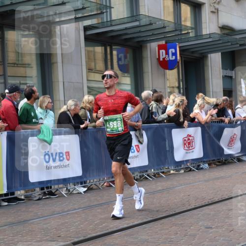 13.09.2026 - 21. swb-Marathon Bremen Strokosch-Dieckow http://msf.ph/oto/10432086 13.09.2026 13:11:46 Ziel 493, 826, 863, 2444, 2447, 2820, 3336, 3703, 4283, 4368, 4698, 5521, 5893, 5940, 6107, 6739, 7521, 7621, 9398, 13013, 382, 826, 4368, 4651, 5585, 6059, 6668, 7109, 8982, 8996, 9398, 13055 meine-sportfotos.de