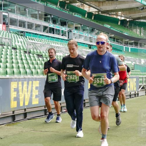 13.09.2026 - 21. swb-Marathon Bremen Michael Burmester http://msf.ph/oto/10432100 13.09.2026 13:04:33 Laufen im Stadion 178, 209, 210, 323, 488, 534, 536, 565, 596, 647, 725, 762, 881, 940, 1014, 1073, 1239, 1243, 1307, 1343, 1373, 1456, 1458, 1479, 1627, 1649, 1653, 1656, 1687, 1771, 1780, 1914, 1932, 1941, 2023, 2089, 2126, 2223, 2241, 2369, 2430, 2434, 2452, 2602, 2625, 2723, 2742, 2764, 2851, 2867, 2872, 2891, 2910, 2919, 2934, 2957, 2959, 2977, 2985, 3028, 3030, 3135, 3217, 3278, 3320, 3343, 3360, 3402, 3419, 3425, 3454, 3510, 3521, 3579, 3597, 3618, 3796, 3846, 3859, 3909, 242 meine-sportfotos.de