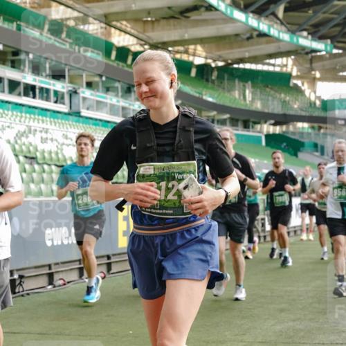 13.09.2026 - 21. swb-Marathon Bremen Michael Burmester http://msf.ph/oto/10432101 13.09.2026 13:29:26 Laufen im Stadion 111, 171, 220, 405, 422, 476, 478, 685, 729, 754, 767, 829, 986, 1079, 1217, 1220, 1242, 1270, 1298, 1325, 1384, 1615, 1633, 1634, 1741, 1777, 1810, 1811, 1886, 1983, 2238, 2263, 2326, 2365, 2436, 2449, 2472, 2546, 2574, 2593, 2615, 2738, 2740, 2743, 2830, 2862, 2868, 2924, 2991, 3020, 3053, 3061, 3129, 3154, 3238, 3274, 3286, 3321, 3361, 3563, 3589, 3594, 3595, 3605, 3678, 3694, 3755, 3758, 3798, 3826, 3853, 3898, 3929, 3953, 3965, 3971, 3987, 4011, 4056, 4108, 4238 meine-sportfotos.de