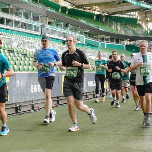 13.09.2026 - 21. swb-Marathon Bremen Michael Burmester http://msf.ph/oto/10432110 13.09.2026 13:29:27 Laufen im Stadion 171, 220, 405, 422, 476, 685, 729, 754, 767, 829, 986, 1079, 1217, 1220, 1242, 1270, 1298, 1325, 1384, 1615, 1633, 1634, 1741, 1777, 1810, 1811, 1886, 1983, 2238, 2263, 2326, 2365, 2436, 2449, 2472, 2546, 2574, 2593, 2615, 2738, 2740, 2743, 2830, 2862, 2868, 2924, 2991, 3020, 3053, 3061, 3129, 3154, 3238, 3274, 3286, 3321, 3361, 3563, 3589, 3594, 3595, 3605, 3678, 3694, 3755, 3758, 3798, 3826, 3853, 3898, 3929, 3953, 3965, 3971, 3987, 4011, 4056, 4108, 4238 meine-sportfotos.de