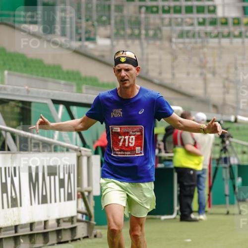 13.09.2026 - 21. swb-Marathon Bremen Michael Burmester http://msf.ph/oto/10432113 13.09.2026 12:28:44 Laufen im Stadion 358, 420, 520, 547, 553, 574, 649, 719, 858, 934, 959, 1161, 1253, 1256, 1352, 1391, 1428, 1525, 1724, 1783, 1917, 2032, 3662, 4264, 149, 447, 814, 968, 1187, 1313, 1544, 1840, 2044, 2143 meine-sportfotos.de