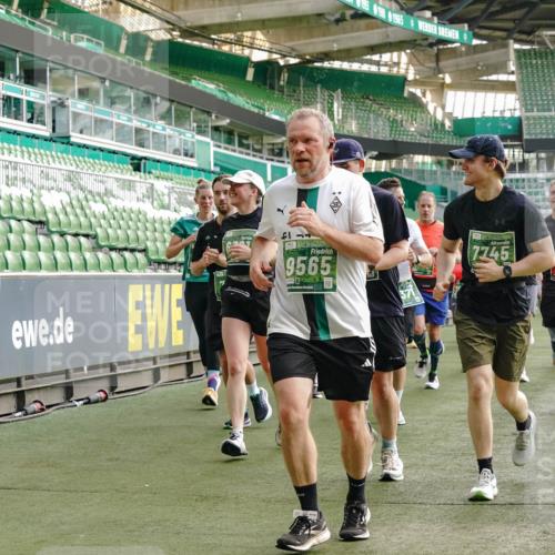 13.09.2026 - 21. swb-Marathon Bremen Michael Burmester http://msf.ph/oto/10432135 13.09.2026 13:29:28 Laufen im Stadion 171, 220, 405, 422, 476, 685, 729, 754, 767, 829, 986, 1079, 1217, 1220, 1242, 1270, 1298, 1325, 1384, 1615, 1633, 1634, 1741, 1777, 1810, 1811, 1886, 1983, 2238, 2263, 2326, 2365, 2436, 2449, 2472, 2546, 2574, 2593, 2615, 2738, 2740, 2743, 2830, 2862, 2868, 2924, 2991, 3020, 3053, 3061, 3129, 3154, 3238, 3274, 3286, 3321, 3361, 3563, 3589, 3594, 3595, 3605, 3678, 3694, 3755, 3758, 3798, 3826, 3853, 3898, 3929, 3953, 3965, 3971, 3987, 4011, 4056, 4108, 4238 meine-sportfotos.de