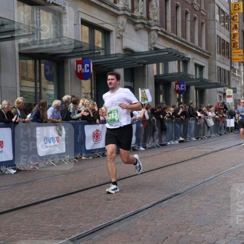 13.09.2026 - 21. swb-Marathon Bremen Strokosch-Dieckow http://msf.ph/oto/10432137 13.09.2026 13:11:49 Ziel 493, 863, 2444, 2447, 2820, 3336, 3362, 3703, 3830, 4283, 4698, 5521, 5893, 5940, 6107, 6739, 7521, 7621, 13013, 382, 826, 4368, 4651, 5521, 5585, 6059, 6668, 7109, 8982, 8996, 9398, 13055 meine-sportfotos.de