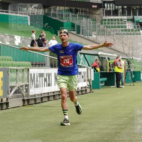 13.09.2026 - 21. swb-Marathon Bremen Michael Burmester http://msf.ph/oto/10432147 13.09.2026 12:28:45 Laufen im Stadion 358, 420, 520, 547, 553, 574, 649, 719, 858, 934, 959, 1161, 1253, 1256, 1352, 1391, 1428, 1525, 1724, 1783, 1917, 2032, 3662, 4264, 149, 447, 814, 968, 1187, 1313, 1544, 1840, 2044, 2143 meine-sportfotos.de