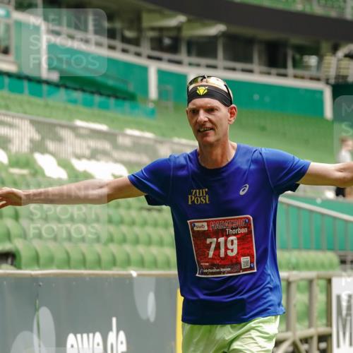 13.09.2026 - 21. swb-Marathon Bremen Michael Burmester http://msf.ph/oto/10432177 13.09.2026 12:28:47 Laufen im Stadion 358, 420, 520, 547, 553, 574, 649, 719, 858, 934, 959, 1161, 1253, 1256, 1352, 1391, 1428, 1525, 1724, 1783, 1917, 2032, 3662, 4264, 149, 447, 814, 968, 1187, 1313, 1544, 1840, 2044, 2143 meine-sportfotos.de