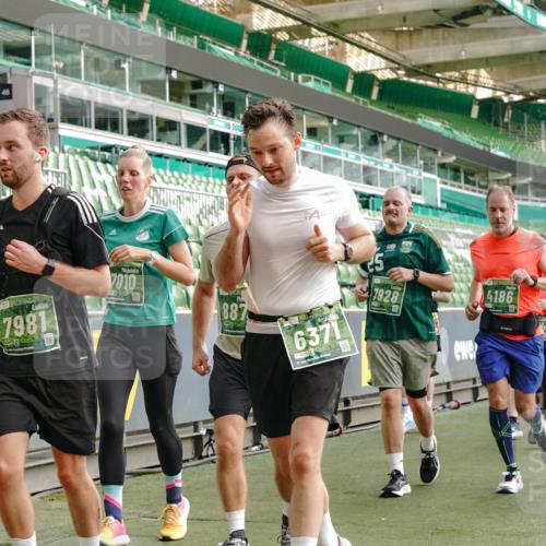 13.09.2026 - 21. swb-Marathon Bremen Michael Burmester http://msf.ph/oto/10432190 13.09.2026 13:29:31 Laufen im Stadion 171, 220, 297, 405, 422, 476, 685, 729, 754, 767, 986, 1079, 1217, 1220, 1242, 1270, 1298, 1325, 1384, 1615, 1633, 1634, 1741, 1777, 1810, 1811, 1886, 1983, 2238, 2263, 2326, 2365, 2436, 2449, 2472, 2546, 2574, 2593, 2615, 2738, 2740, 2743, 2830, 2862, 2868, 2924, 2991, 3020, 3053, 3061, 3129, 3154, 3227, 3238, 3274, 3286, 3321, 3361, 3563, 3589, 3594, 3595, 3605, 3678, 3694, 3755, 3758, 3798, 3826, 3853, 3898, 3929, 3953, 3965, 3971, 3987, 4011, 4056, 4108, 4238 meine-sportfotos.de