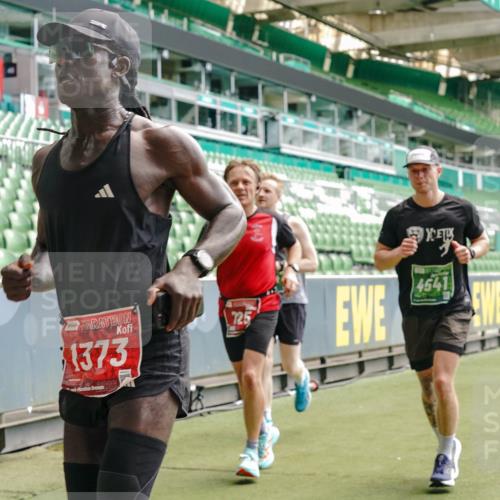 13.09.2026 - 21. swb-Marathon Bremen Michael Burmester http://msf.ph/oto/10432203 13.09.2026 13:04:35 Laufen im Stadion 178, 209, 210, 323, 488, 534, 536, 565, 596, 647, 725, 762, 881, 940, 1073, 1239, 1243, 1307, 1308, 1343, 1373, 1456, 1458, 1479, 1627, 1649, 1653, 1656, 1687, 1771, 1780, 1914, 1932, 1941, 2023, 2089, 2126, 2223, 2241, 2301, 2369, 2430, 2434, 2452, 2602, 2625, 2723, 2742, 2764, 2851, 2867, 2872, 2891, 2910, 2919, 2934, 2957, 2959, 2977, 2985, 3028, 3030, 3135, 3217, 3278, 3320, 3343, 3360, 3402, 3419, 3425, 3454, 3510, 3521, 3579, 3597, 3618, 3796, 3846, 3859, 3909, 242 meine-sportfotos.de